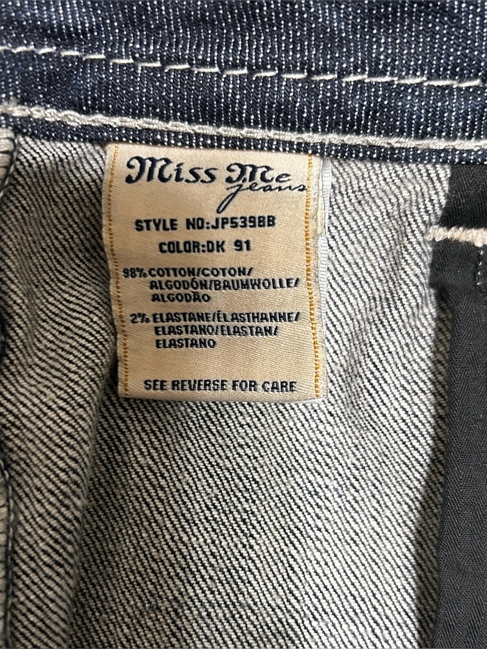 Miss Me Bootcut Rhinestone Pockets Denim Jeans Size 31 Cross Snowflake Pattern - Picture 6 of 6